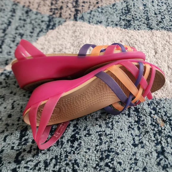 Crocs Isabella Huarache Sandals Womens Size Strappy Wedge Shoes